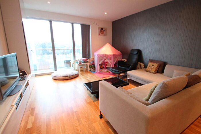 2 Bedroom Flat To Rent In Fortune Green Road, London, NW6