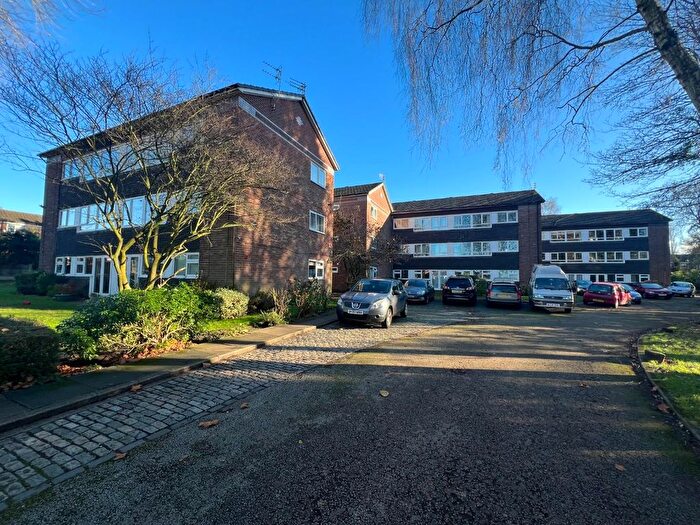 2 Bedroom Flat For Sale In Lawngreen Avenue, Chorlton Green, M21