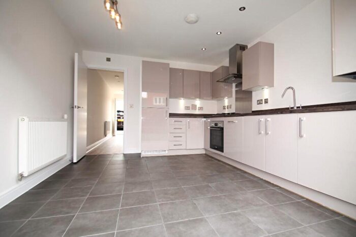 4 Bedroom Terraced House To Rent In Thistle Close, Chigwell, Essex, IG7