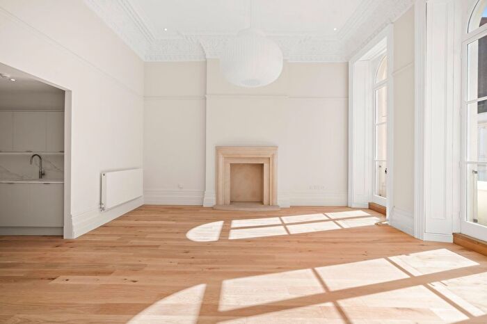 1 Bedroom Flat To Rent In Lancaster Gate, London, W2