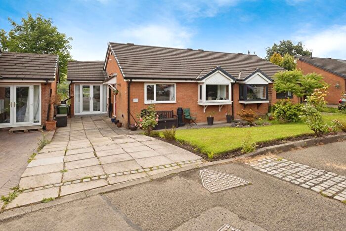 2 Bedroom Bungalow For Sale In Highfield Drive, Ashton-Under-Lyne, Lancashire, OL5