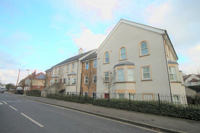 2 Bedroom Flat To Rent In Upper Park Road, Bromley, BR1
