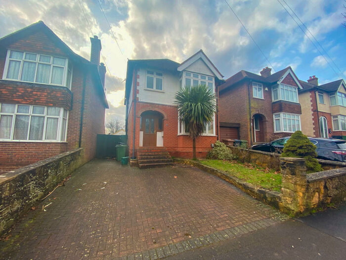 4 Bedroom Detached House To Rent In Worplesdon Road, Guildford, GU2