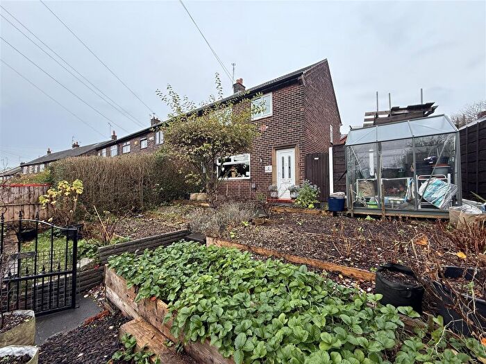 3 Bedroom Mews For Sale In Regina Avenue, Stalybridge, SK15