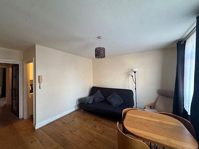 1 Bedroom Flat To Rent In Edith Road, London, E15