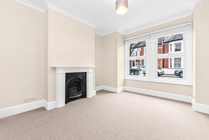 1 Bedroom Flat To Rent In Rotherwood Road, London, SW15