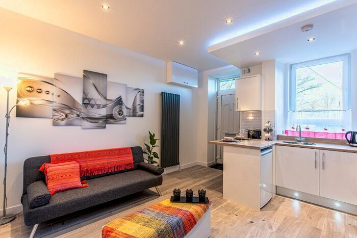 1 Bedroom Flat To Rent In Richmond Street, Rosemount, Aberdeen, AB25