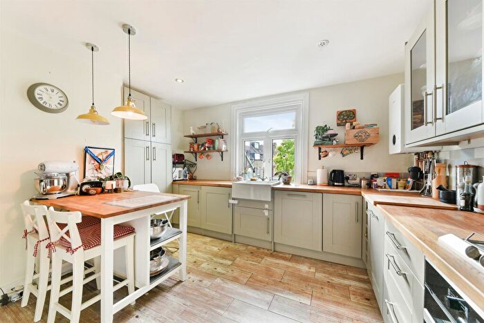 2 Bedroom Apartment To Rent In Upper Richmond Road West, London, SW14