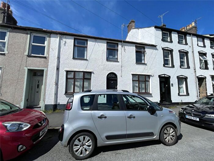 1 Bedroom Apartment To Rent In Garth Road, Bangor, Gwynedd, LL57