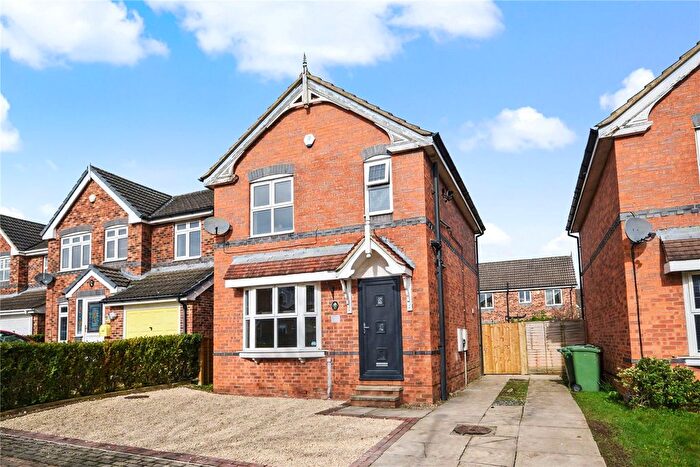 3 Bedroom Detached House To Rent In Ascot Gardens, Leeds, West Yorkshire, LS10