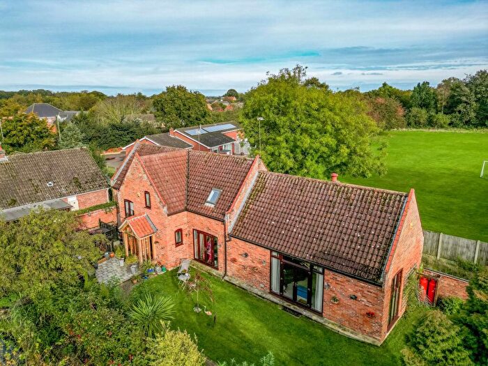 4 Bedroom Barn Conversion For Sale In Church Lane, Filby, NR29