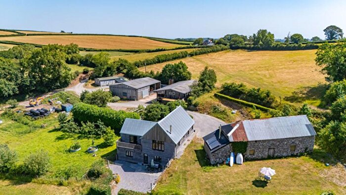 3 Bedroom Detached House For Sale In Holland Park Farm, EX20