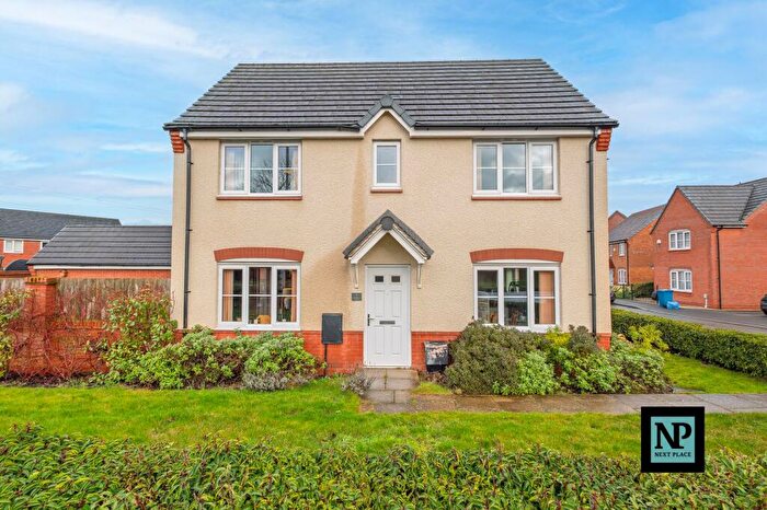 3 Bedroom Detached House For Sale In Lillingstone Avenue, Tamworth, B79