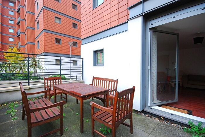 2 Bedroom Flat To Rent In Holland Gardens, Brentford, TW8