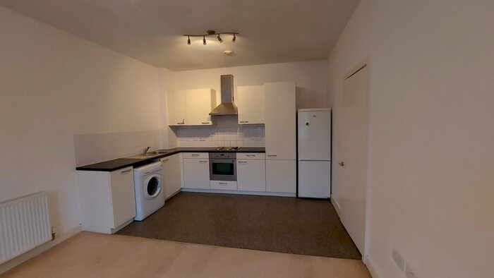 2 Bedroom Flat To Rent In Bulbourne House, Hemel Hempsted, HP1