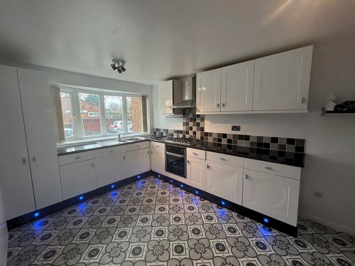 3 Bedroom House To Rent In Kestrel Avenue, Birmingham, B25