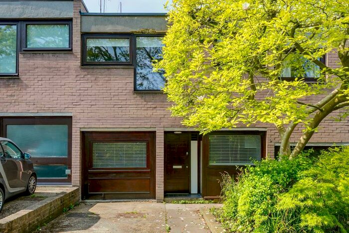 4 Bedroom Terraced House To Rent In Jacksons Lane, Highgate, N6