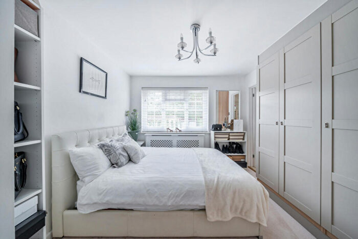 5 Bedroom Bungalow For Sale In Berkeley Gardens, West Byfleet, KT14