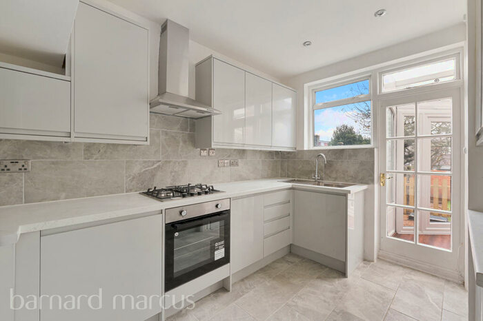 4 Bedroom House To Rent In Chalgrove Avenue, Morden, SM4