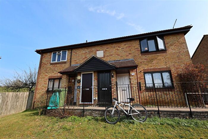1 Bedroom Flat For Sale In Ashburnham Close, Sevenoaks, TN13