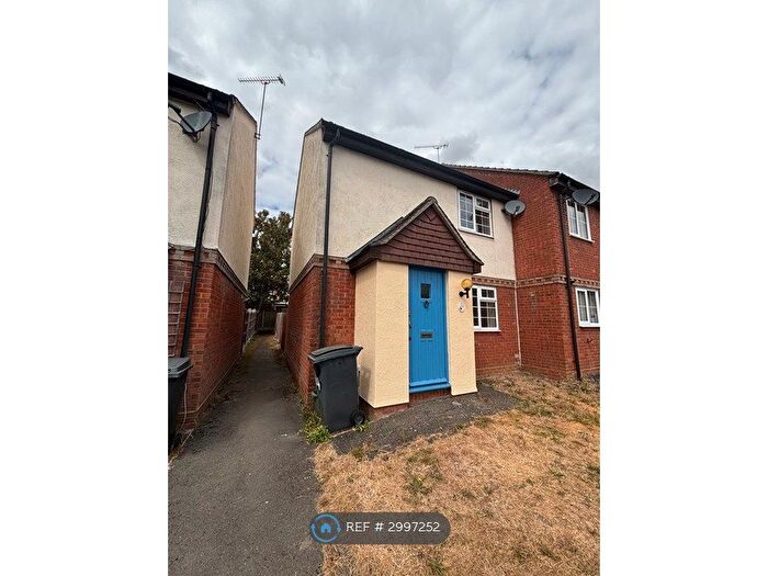 2 Bedroom End Of Terrace House To Rent In Cusak Road, Chelmsford, CM2