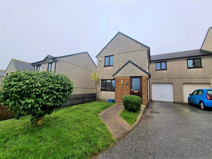 4 Bedroom Property To Rent In Gwarth An Drae, Helston, TR13