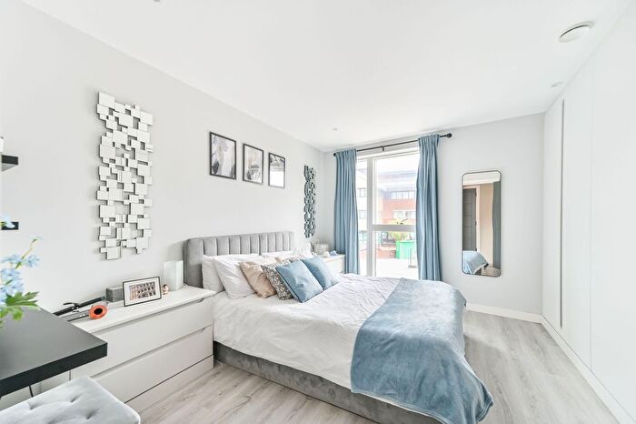 1 Bedroom Flat To Rent In Gladstone Park Gardens, Gladstone Park, London, NW2