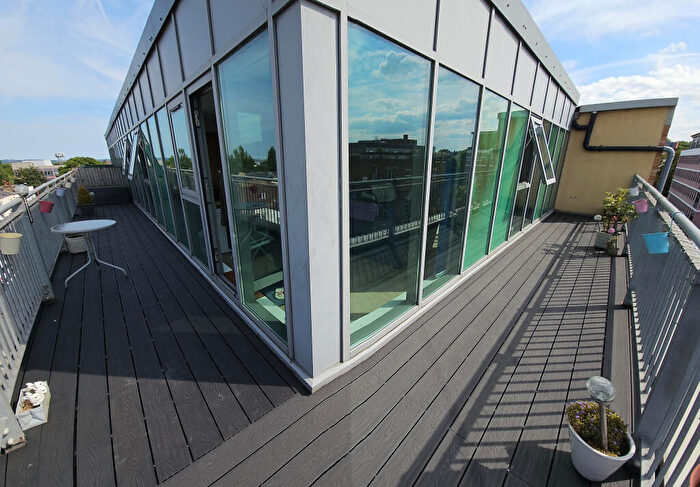 1 Bedroom Flat For Sale In Alpha House, Peacock Street, Gravesend, Kent, DA12