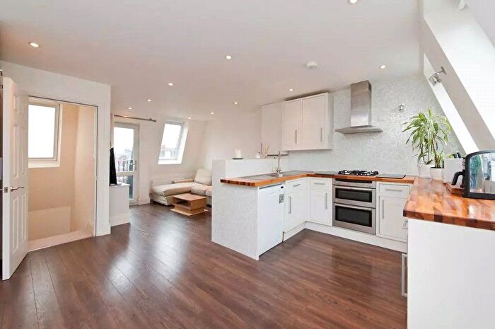 2 Bedroom Flat To Rent In Bothwell Street, London, W6