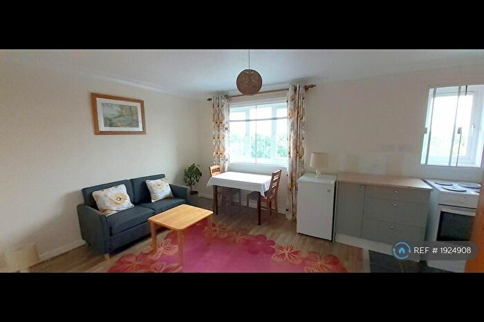 1 Bedroom Flat To Rent In Palmers Leaze, Bristol, BS32