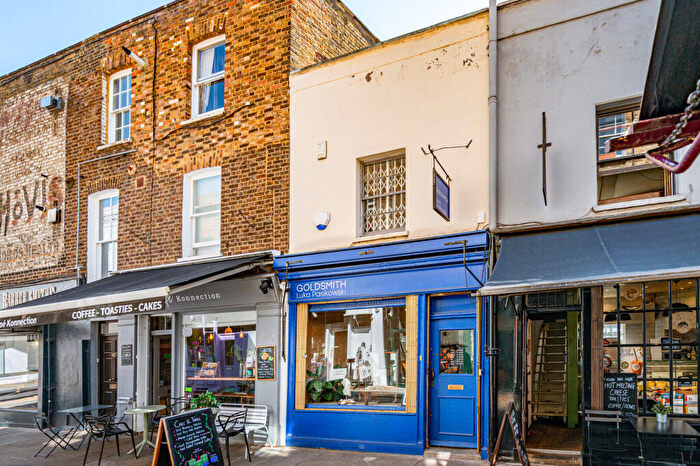Terraced House For Sale In Camden Passage, Angel, London, N1