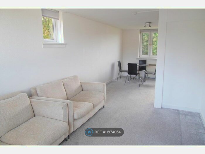 2 Bedroom Flat To Rent In Castleton Court, Newton Mearns, Glasgow, G77
