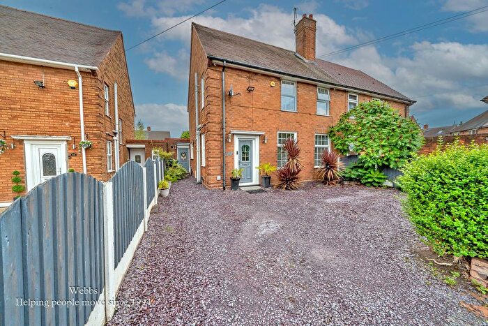 3 Bedroom Semi-Detached House For Sale In Morris Avenue, Walsall, WS2