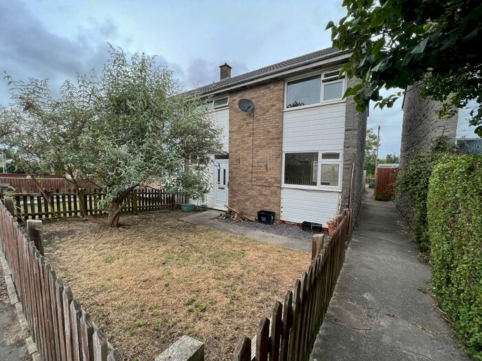 3 Bedroom Property To Rent In The Grove, Frome, Somerset, BA11