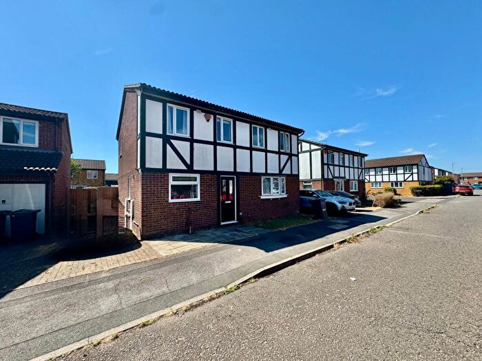 2 Bedroom Semi Detached House For Sale In Corbridge Drive, Luton, LU2