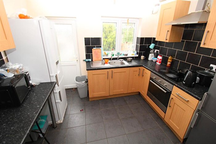 4 Bedroom Semi-Detached House To Rent In Laura Street Treforest, Pontypridd, CF37