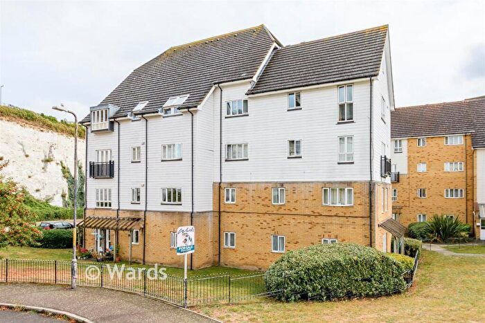 2 Bedroom Flat For Sale In Waterside, Gravesend, Kent, DA11