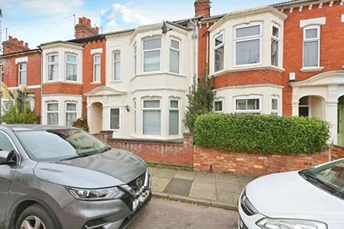 3 Bedroom House To Rent In St. James Park Road, Northampton, NN5