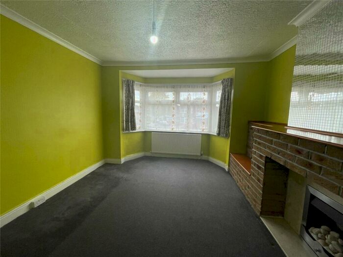 1 Bedroom Maisonette To Rent In Stag Lane, Edgware, HA8