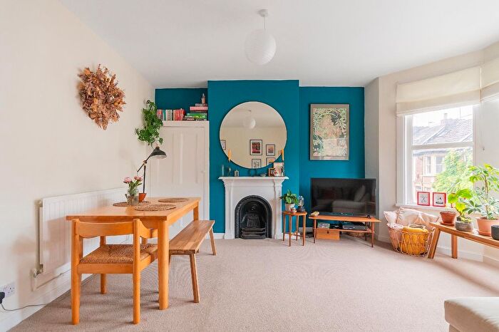 1 Bedroom Flat For Sale In Warden Road, Southville, BS3