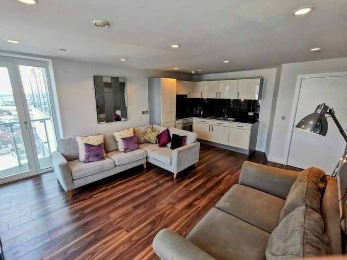 2 Bedroom Flat To Rent In The Heart Blue, Media City Uk, Salford, M50