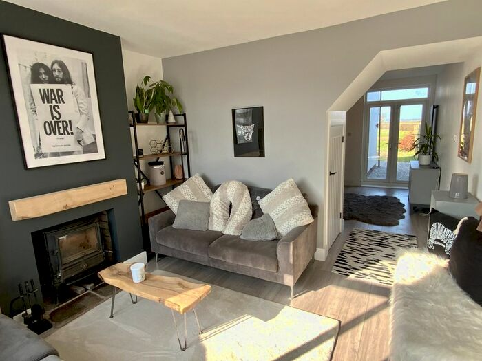 2 Bedroom Cottage For Sale In Hunts Lane, Leicester, LE9