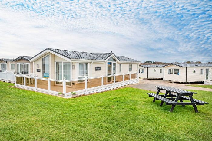 3 Bedroom Lodge For Sale In Warren Road, Hopton, NR31
