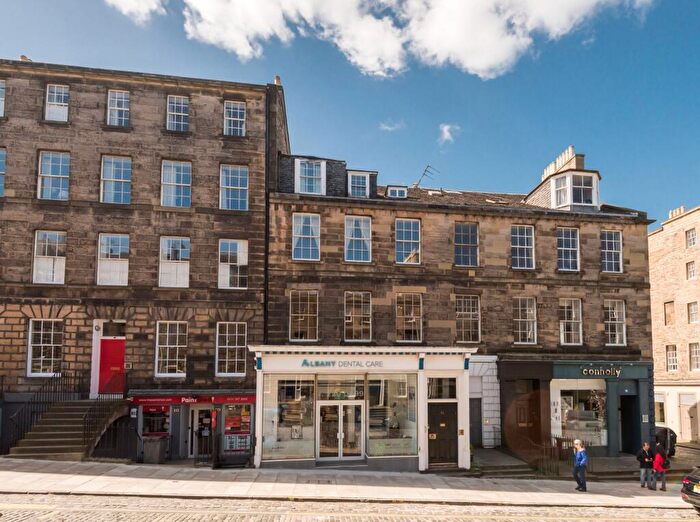 3 Bedroom Apartment For Sale In Howe Street, Edinburgh, EH3