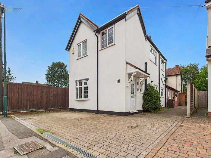 3 Bedroom Semi-Detached House For Sale In New Street, Castle Bromwich, B36