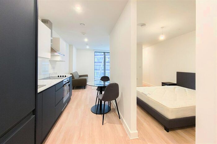 Apartment To Rent In Laurence Place, M3