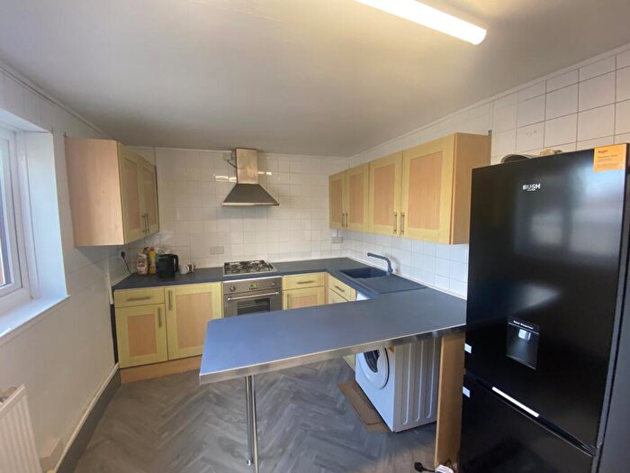 3 Bedroom Flat To Rent In Exeter Street, PL4