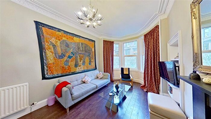 2 Bedroom Flat To Rent In Dalkeith Road, Edinburgh, EH16
