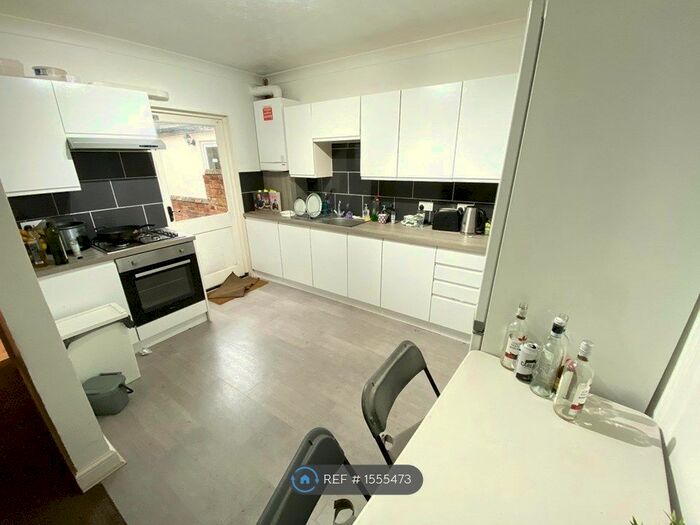 3 Bedroom Terraced House To Rent In Blenheim Road, Reading, RG1