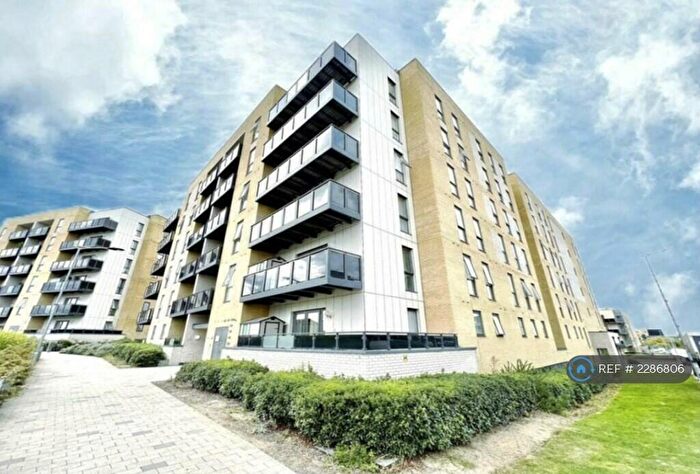 3 Bedroom Flat To Rent In Cornelius House, Barking, IG11